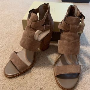 Hinge Taupe Suede Block Heels ✨